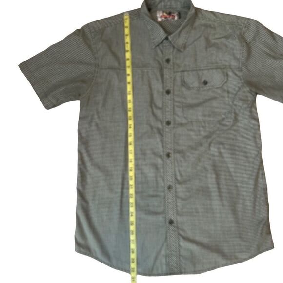 Mossy Oak green plaid MD short sleeved button front shirt - Picture 9 of 9